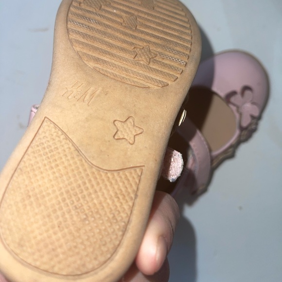 Baby shoes - Picture 2 of 3